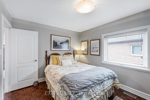 Photo 25 at 138 Princeton Gate, Maple, Vaughan