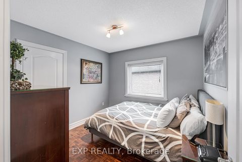 Photo 26 at 138 Princeton Gate, Maple, Vaughan