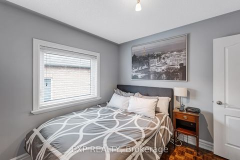 Photo 27 at 138 Princeton Gate, Maple, Vaughan