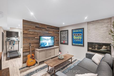 Photo 34 at 138 Princeton Gate, Maple, Vaughan