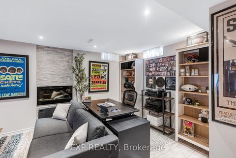 Photo 35 at 138 Princeton Gate, Maple, Vaughan