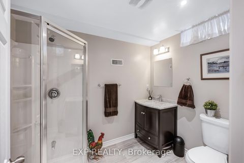 Photo 37 at 138 Princeton Gate, Maple, Vaughan