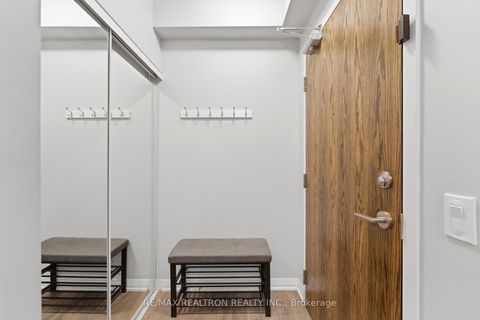 Photo 4 at 305 - 99 Eagle Rock Way, Rural Vaughan, Vaughan