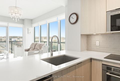 Photo 7 at 305 - 99 Eagle Rock Way, Rural Vaughan, Vaughan