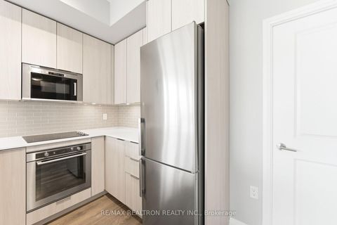 Photo 9 at 305 - 99 Eagle Rock Way, Rural Vaughan, Vaughan