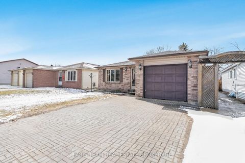 Photo 1 at 13 Maitland Drive, Grove East, Barrie