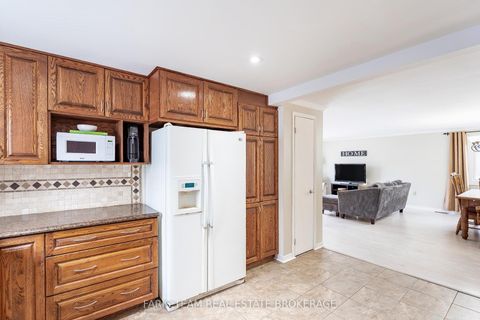 Photo 6 at 13 Maitland Drive, Grove East, Barrie