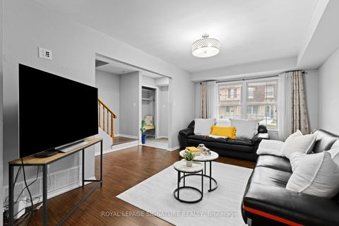 Photo 5 at 93 - 580 Eyer Drive, West Shore, Pickering