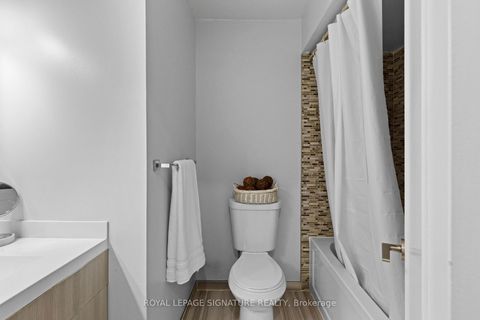 Photo 17 at 93 - 580 Eyer Drive, West Shore, Pickering