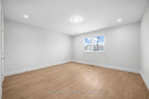 Photo 12 at 60 HEATHER Street, Sunnidale, Barrie