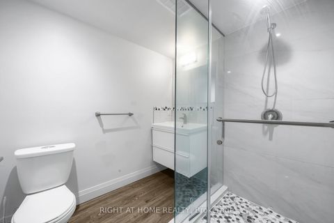 Photo 20 at 60 HEATHER Street, Sunnidale, Barrie