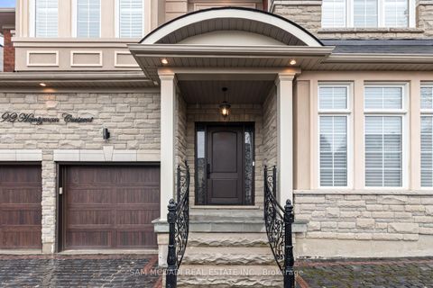 Photo 2 at 92 Heintzman Crescent, Patterson, Vaughan