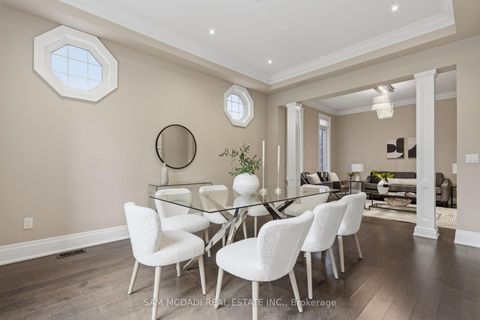 Photo 9 at 92 Heintzman Crescent, Patterson, Vaughan