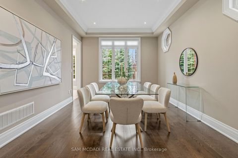 Photo 10 at 92 Heintzman Crescent, Patterson, Vaughan