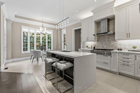 Photo 13 at 92 Heintzman Crescent, Patterson, Vaughan