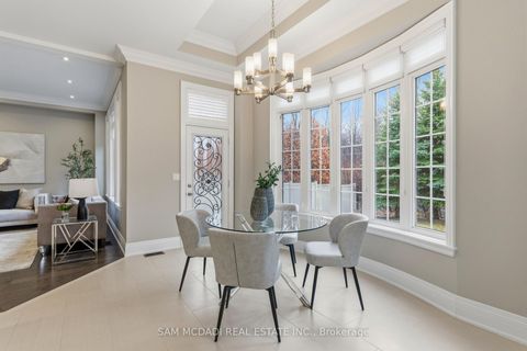 Photo 14 at 92 Heintzman Crescent, Patterson, Vaughan