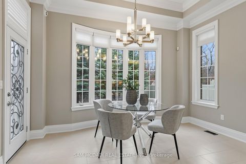 Photo 15 at 92 Heintzman Crescent, Patterson, Vaughan