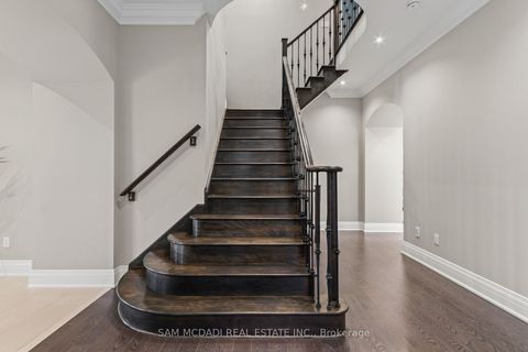 Photo 20 at 92 Heintzman Crescent, Patterson, Vaughan