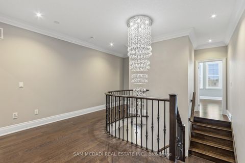 Photo 21 at 92 Heintzman Crescent, Patterson, Vaughan