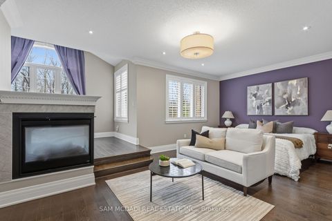 Photo 22 at 92 Heintzman Crescent, Patterson, Vaughan
