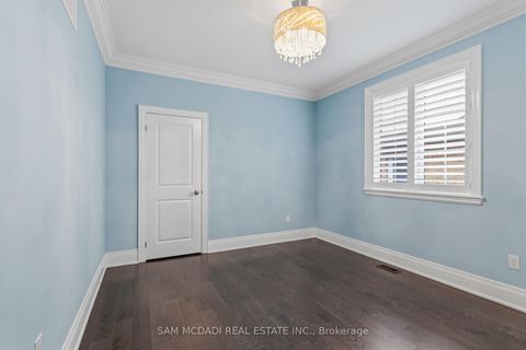 Photo 34 at 92 Heintzman Crescent, Patterson, Vaughan