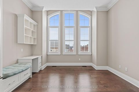 Photo 37 at 92 Heintzman Crescent, Patterson, Vaughan