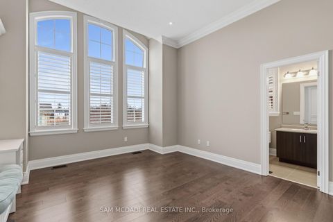 Photo 38 at 92 Heintzman Crescent, Patterson, Vaughan