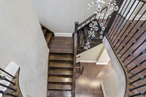 Photo 40 at 92 Heintzman Crescent, Patterson, Vaughan