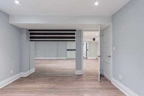 Photo 43 at 92 Heintzman Crescent, Patterson, Vaughan