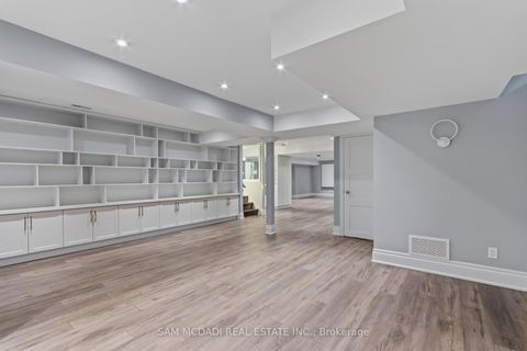 Photo 45 at 92 Heintzman Crescent, Patterson, Vaughan