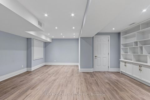 Photo 46 at 92 Heintzman Crescent, Patterson, Vaughan