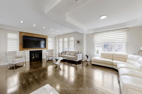 Photo 5 at 17 Delattaye Avenue, Bayview Northeast, Aurora