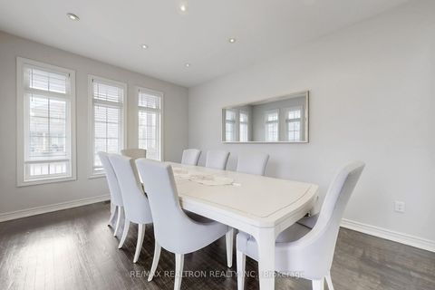 Photo 9 at 17 Delattaye Avenue, Bayview Northeast, Aurora