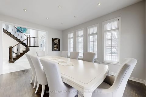 Photo 10 at 17 Delattaye Avenue, Bayview Northeast, Aurora