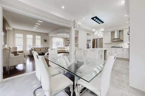 Photo 14 at 17 Delattaye Avenue, Bayview Northeast, Aurora