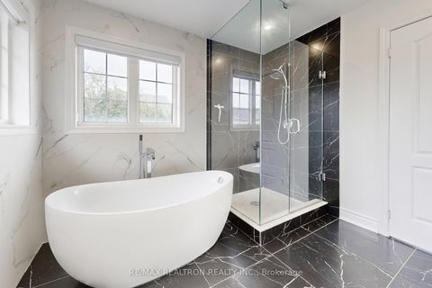 Photo 23 at 17 Delattaye Avenue, Bayview Northeast, Aurora