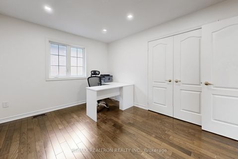 Photo 27 at 17 Delattaye Avenue, Bayview Northeast, Aurora