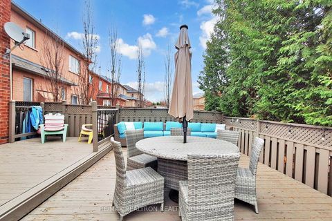 Photo 33 at 17 Delattaye Avenue, Bayview Northeast, Aurora