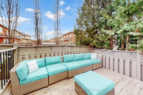 Photo 34 at 17 Delattaye Avenue, Bayview Northeast, Aurora