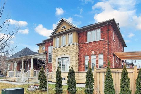 Photo 42 at 17 Delattaye Avenue, Bayview Northeast, Aurora