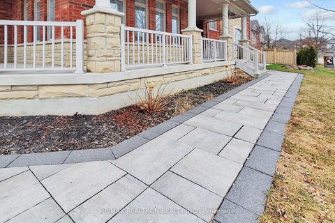 Photo 44 at 17 Delattaye Avenue, Bayview Northeast, Aurora