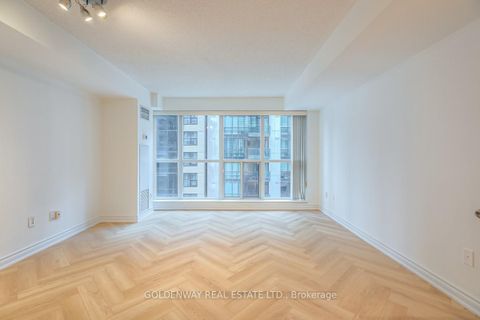 Photo 4 at 708 - 270 Wellington Street W, Waterfront Communities C1, Toronto