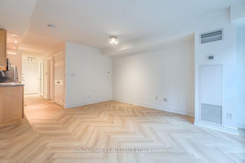 Photo 5 at 708 - 270 Wellington Street W, Waterfront Communities C1, Toronto