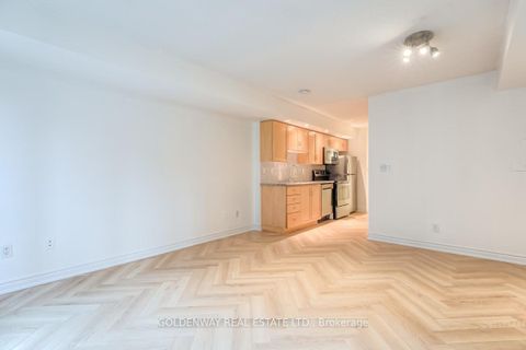 Photo 6 at 708 - 270 Wellington Street W, Waterfront Communities C1, Toronto