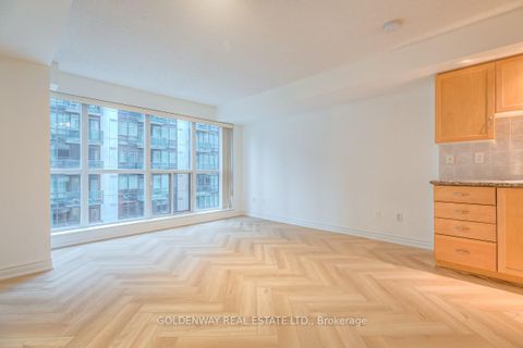 Photo 7 at 708 - 270 Wellington Street W, Waterfront Communities C1, Toronto
