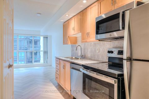 Photo 11 at 708 - 270 Wellington Street W, Waterfront Communities C1, Toronto