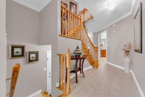 Photo 3 at 9 Oland Drive, Vellore Village, Vaughan