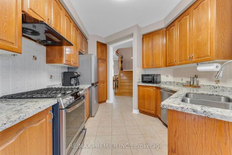 Photo 9 at 9 Oland Drive, Vellore Village, Vaughan