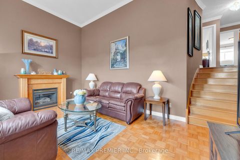 Photo 15 at 9 Oland Drive, Vellore Village, Vaughan