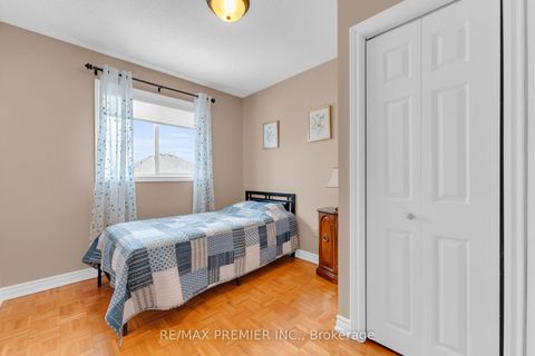 Photo 23 at 9 Oland Drive, Vellore Village, Vaughan